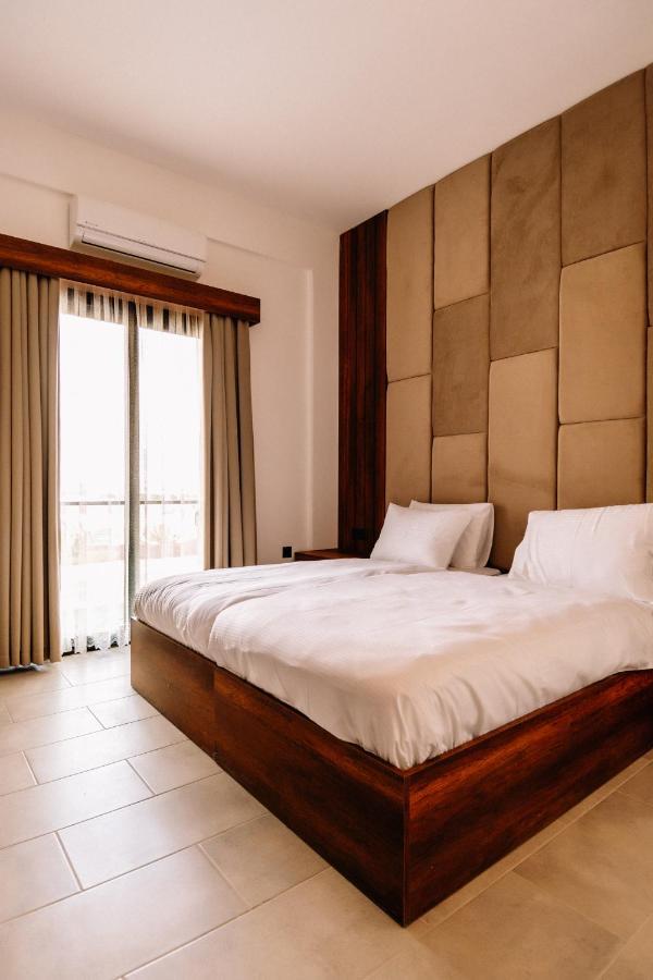 Cezar'S Airport Hotel Nicosia Esterno foto