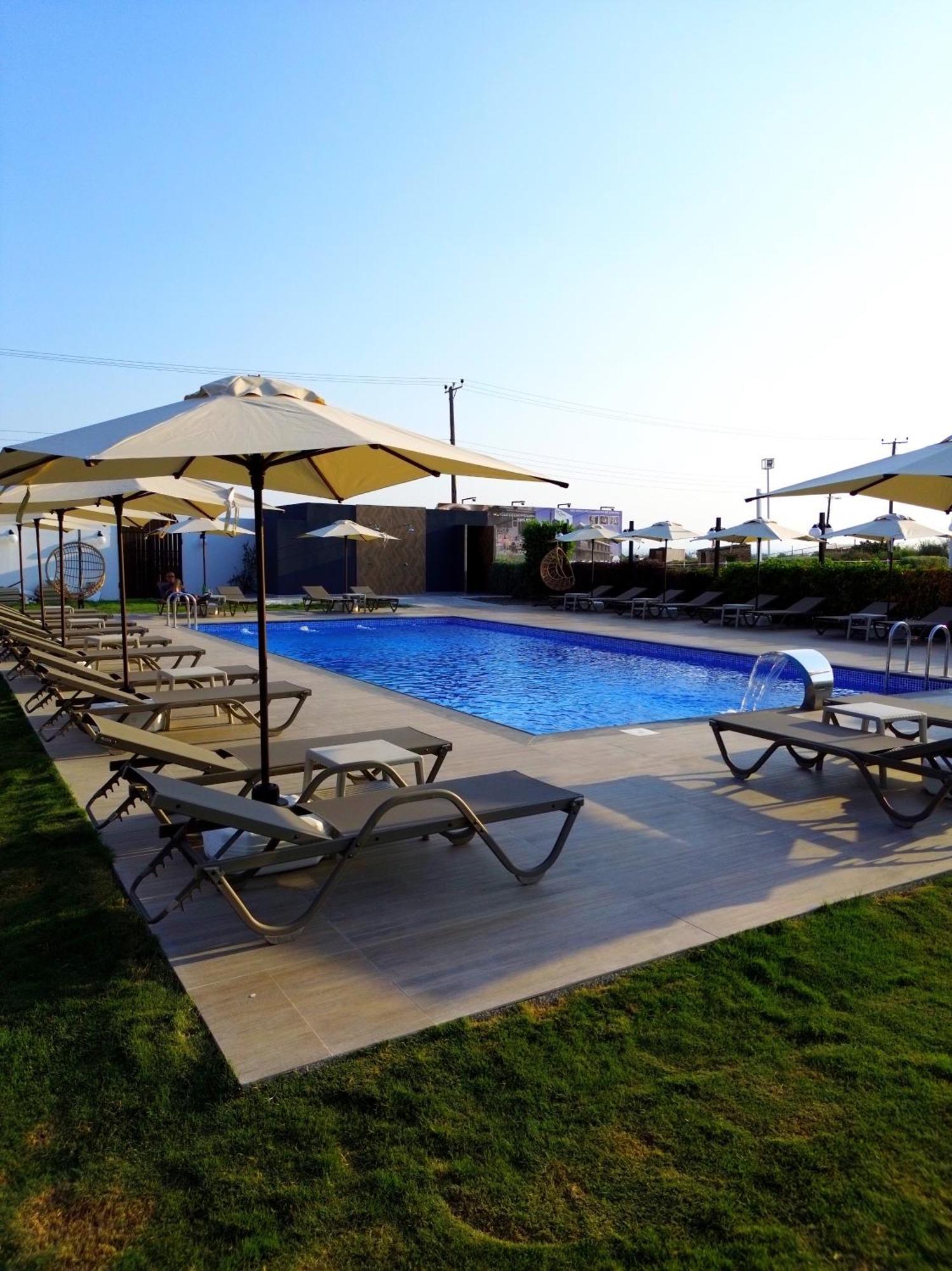 Cezar'S Airport Hotel Nicosia Esterno foto